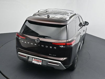 2022 Nissan Pathfinder SL