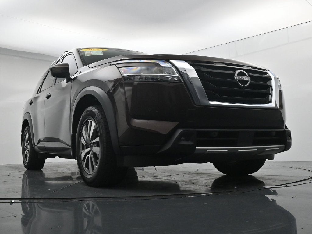 2022 Nissan Pathfinder SL