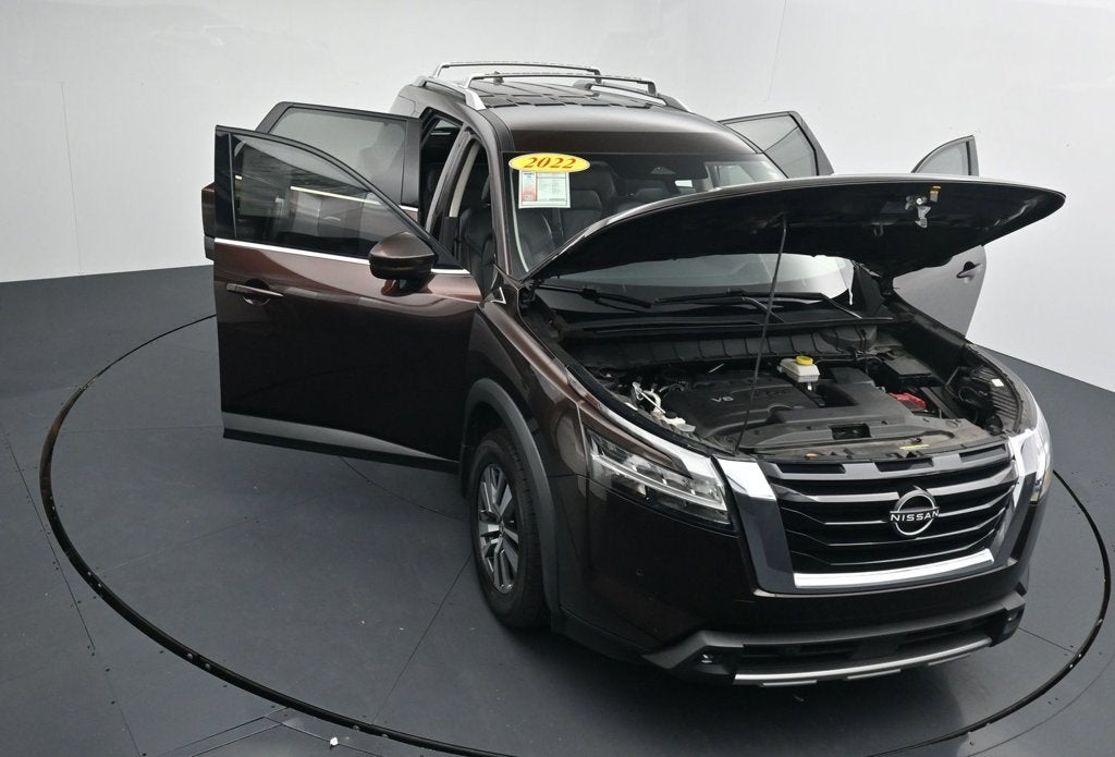 2022 Nissan Pathfinder SL