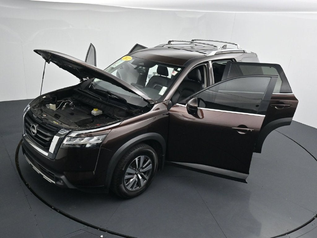 2022 Nissan Pathfinder SL