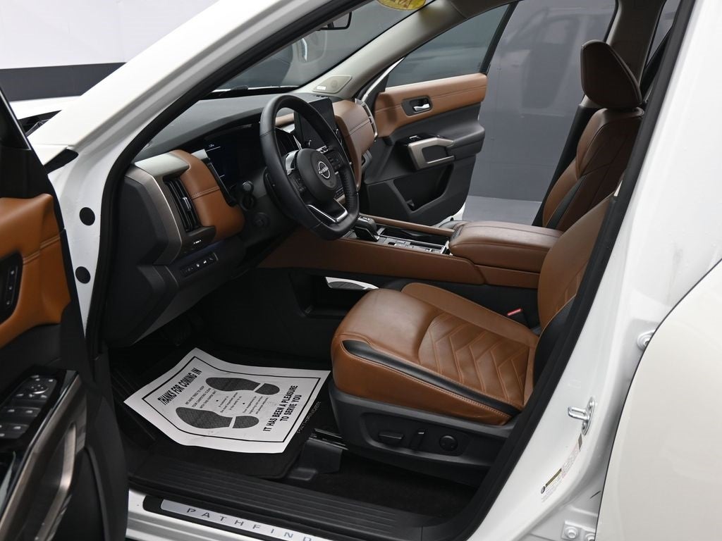 2024 Nissan Pathfinder Platinum