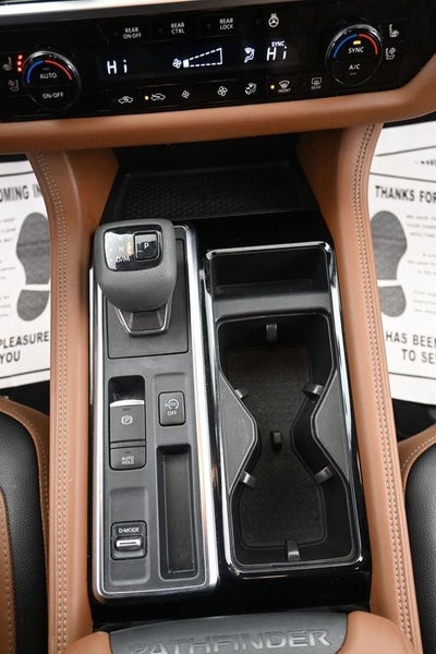 2024 Nissan Pathfinder Platinum