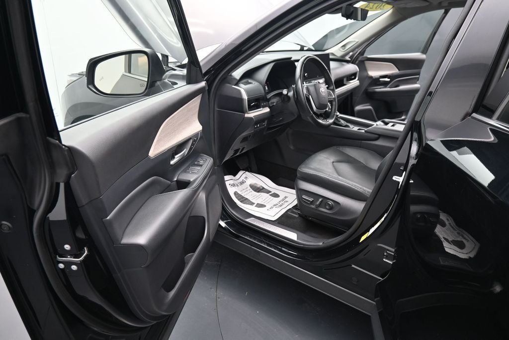 2024 Toyota Grand Highlander Platinum 3rd Row! Cooled Rear Seats!