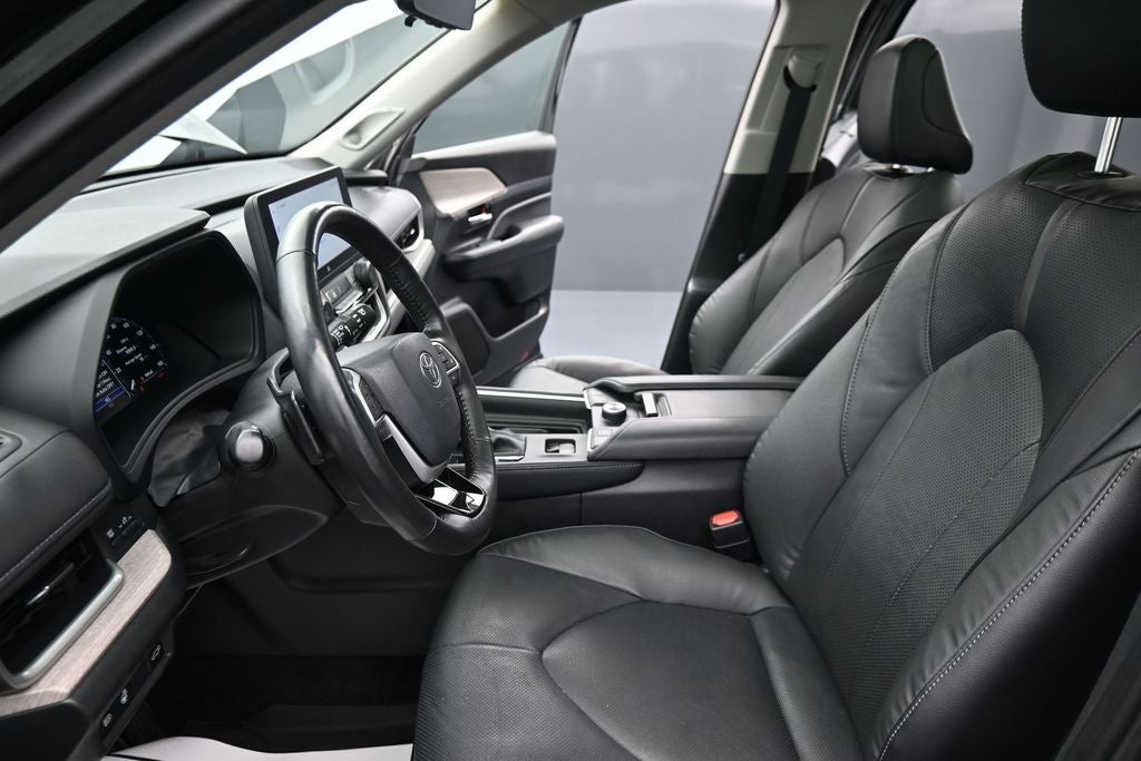 2024 Toyota Grand Highlander Platinum 3rd Row! Cooled Rear Seats!