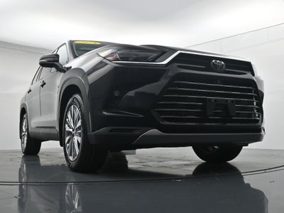 2024 Toyota Grand Highlander Platinum 3rd Row! Cooled Rear Seats!