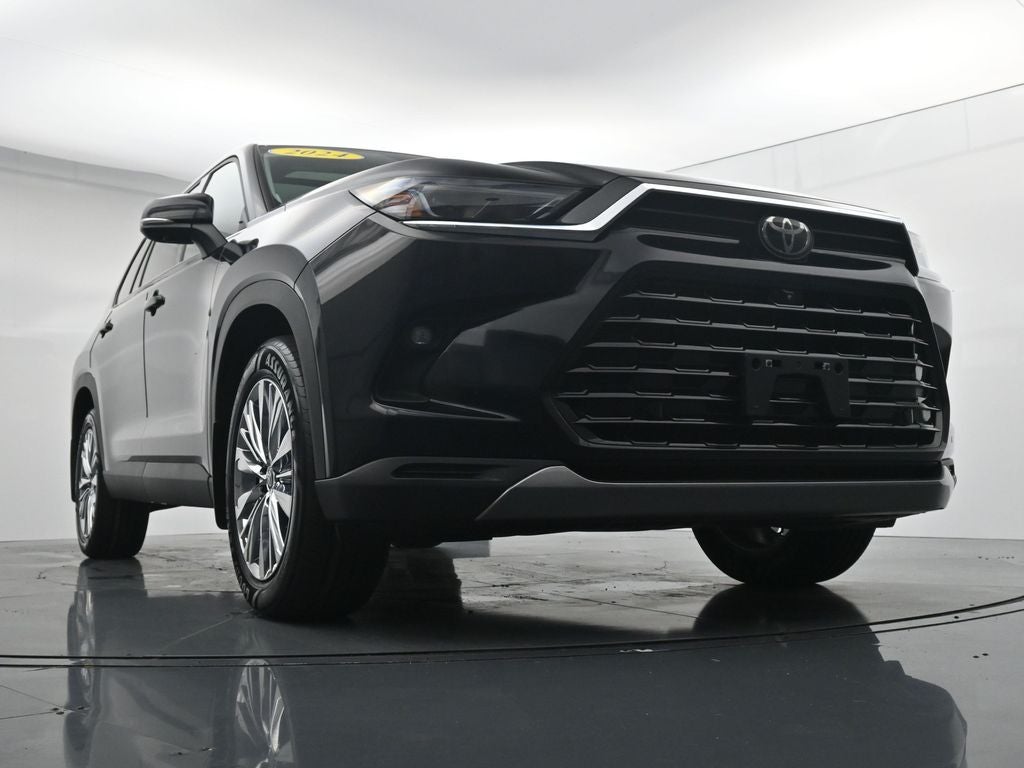 2024 Toyota Grand Highlander Platinum 3rd Row! Cooled Rear Seats!