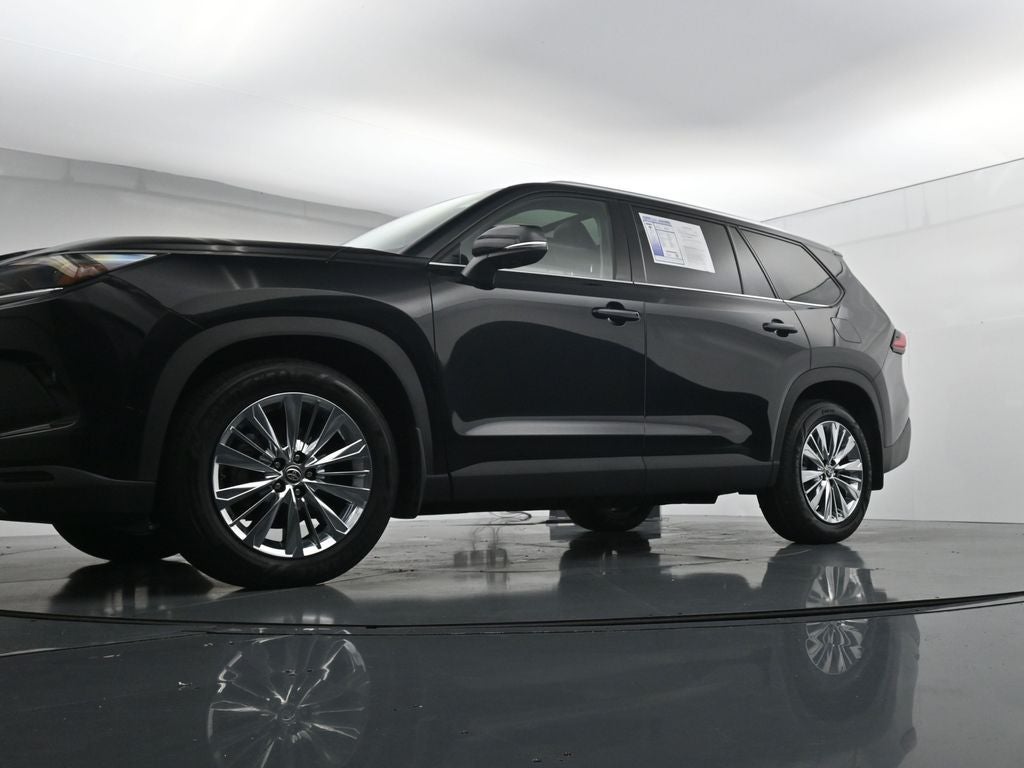 2024 Toyota Grand Highlander Platinum 3rd Row! Cooled Rear Seats!