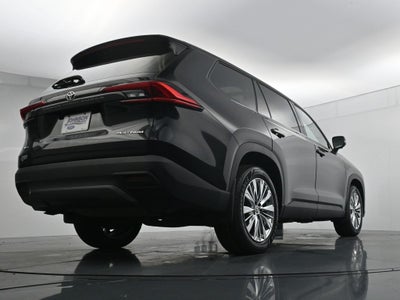 2024 Toyota Grand Highlander Platinum 3rd Row! Cooled Rear Seats!