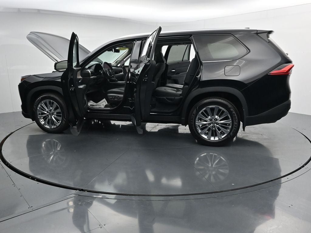 2024 Toyota Grand Highlander Platinum 3rd Row! Cooled Rear Seats!