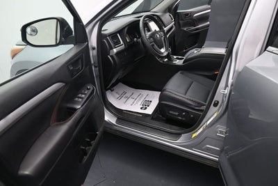 2016 Toyota Highlander LE Plus V6
