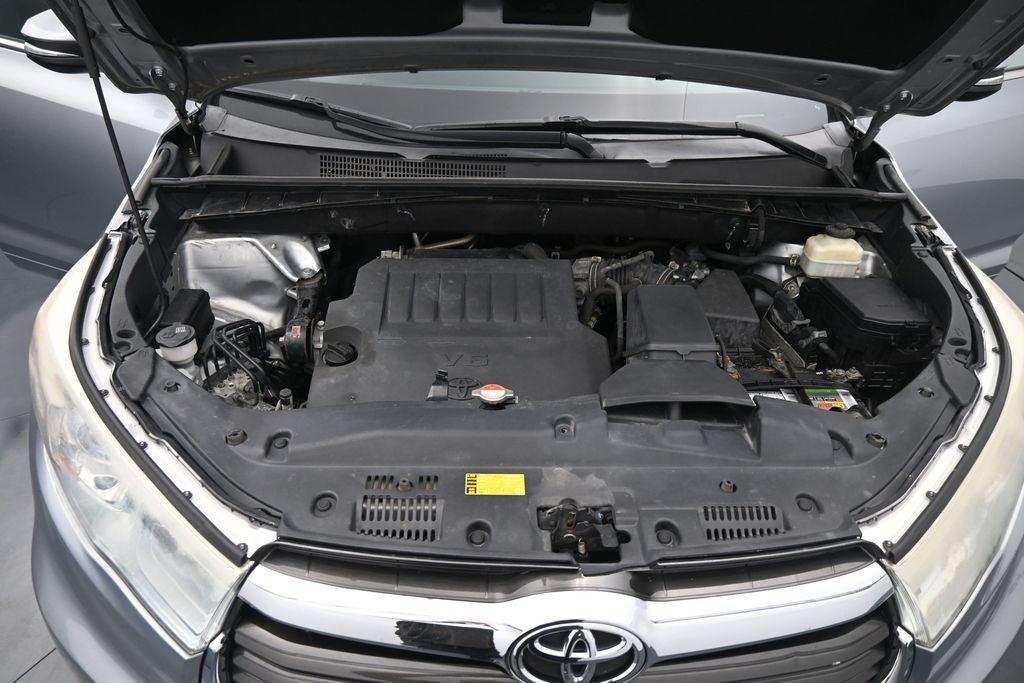 2016 Toyota Highlander LE Plus V6