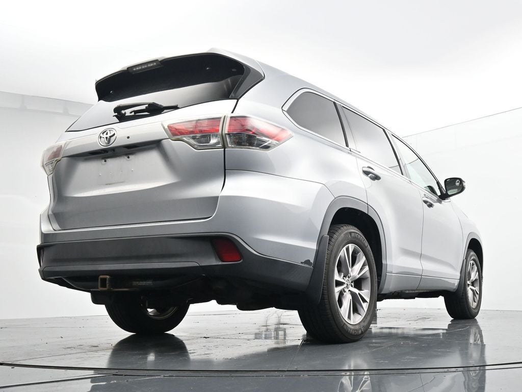 2016 Toyota Highlander LE Plus V6