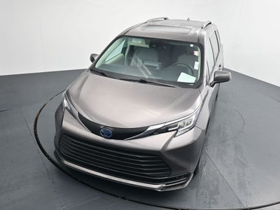 2022 Toyota Sienna LE 8 Passenger