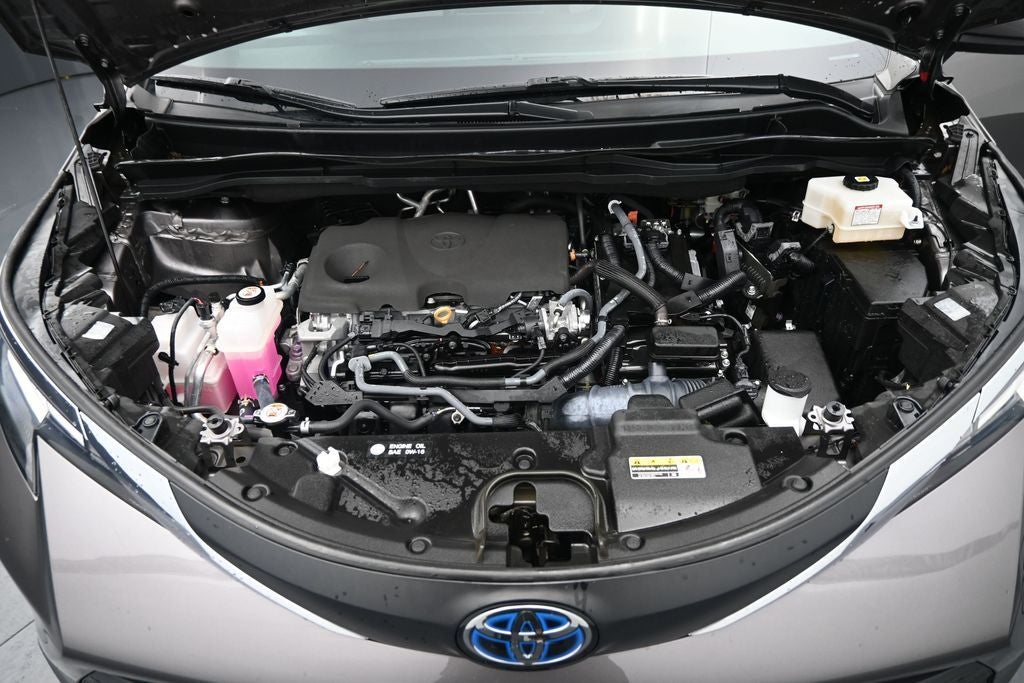 2022 Toyota Sienna LE 8 Passenger