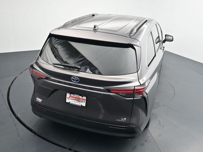 2022 Toyota Sienna LE 8 Passenger