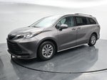 2022 Toyota Sienna LE 8 Passenger