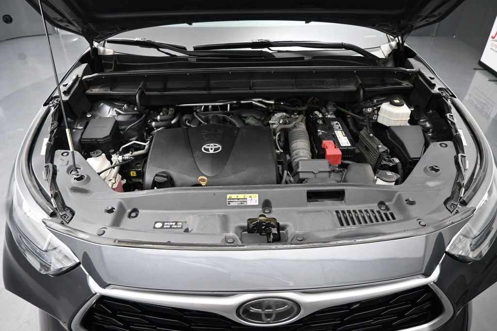 2020 Toyota Highlander LE