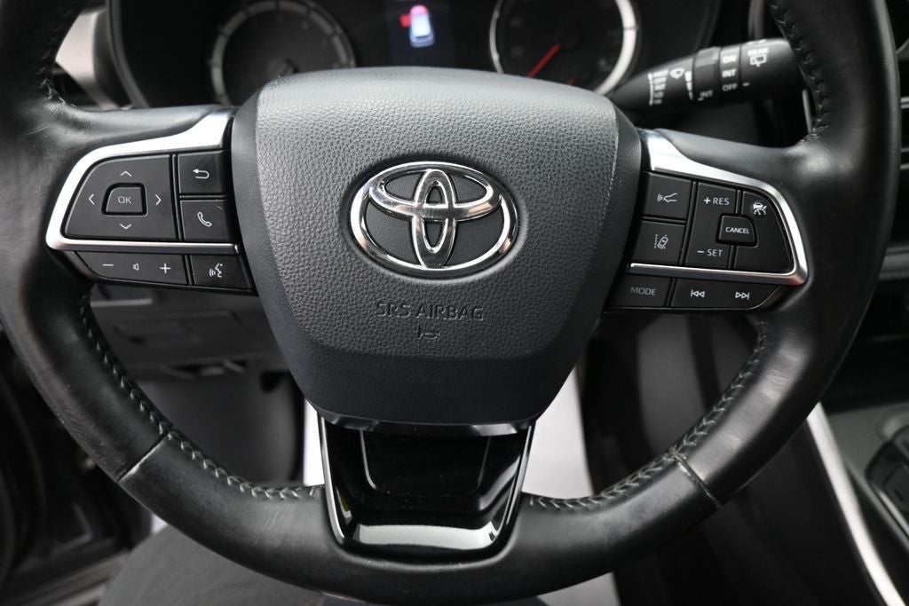 2020 Toyota Highlander LE