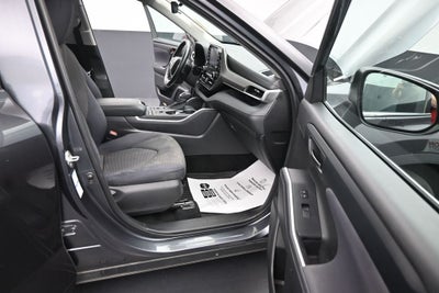2020 Toyota Highlander LE