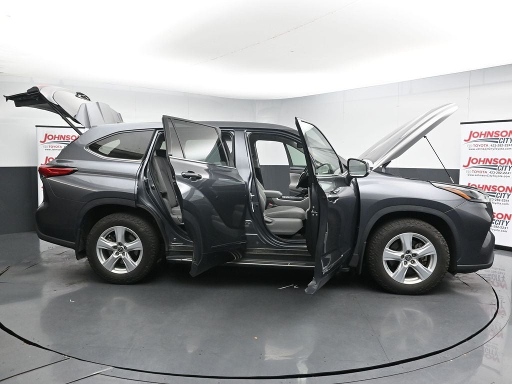 2021 Toyota Highlander LE