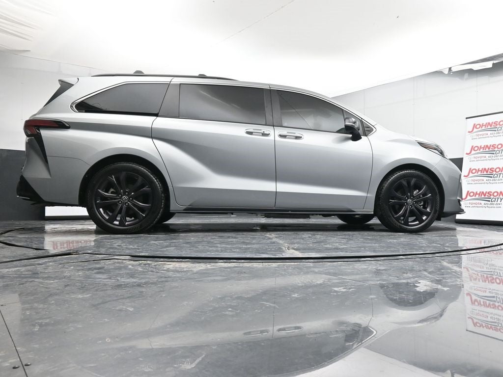 2023 Toyota Sienna XSE 7 Passenger