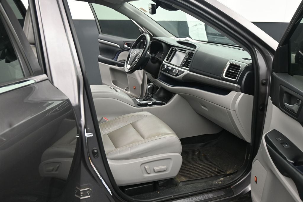 2019 Toyota Highlander Limited Platinum