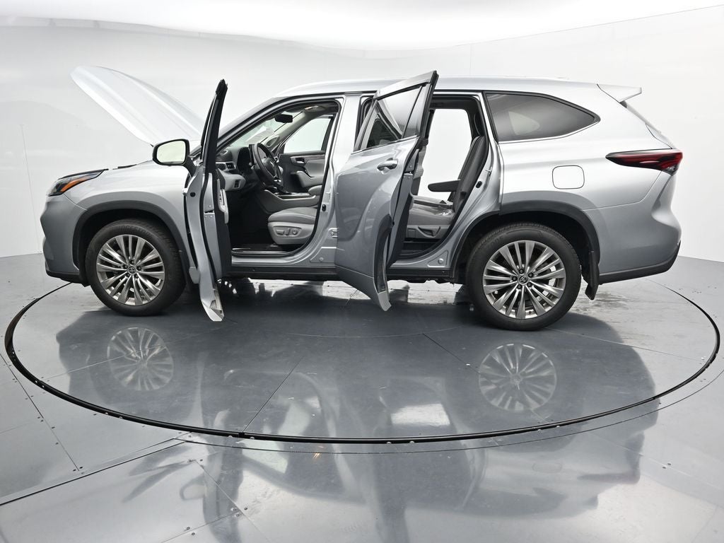 2025 Toyota Highlander Platinum