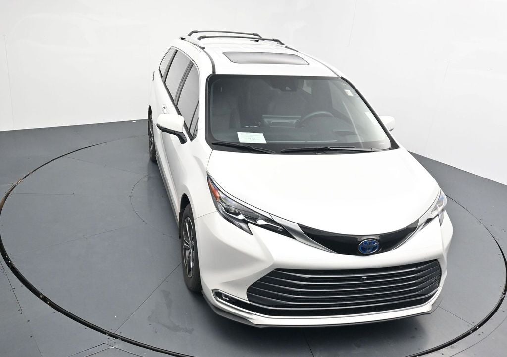 2025 Toyota Sienna Platinum 7 Passenger