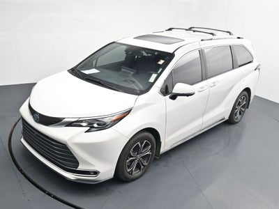 2025 Toyota Sienna Platinum 7 Passenger