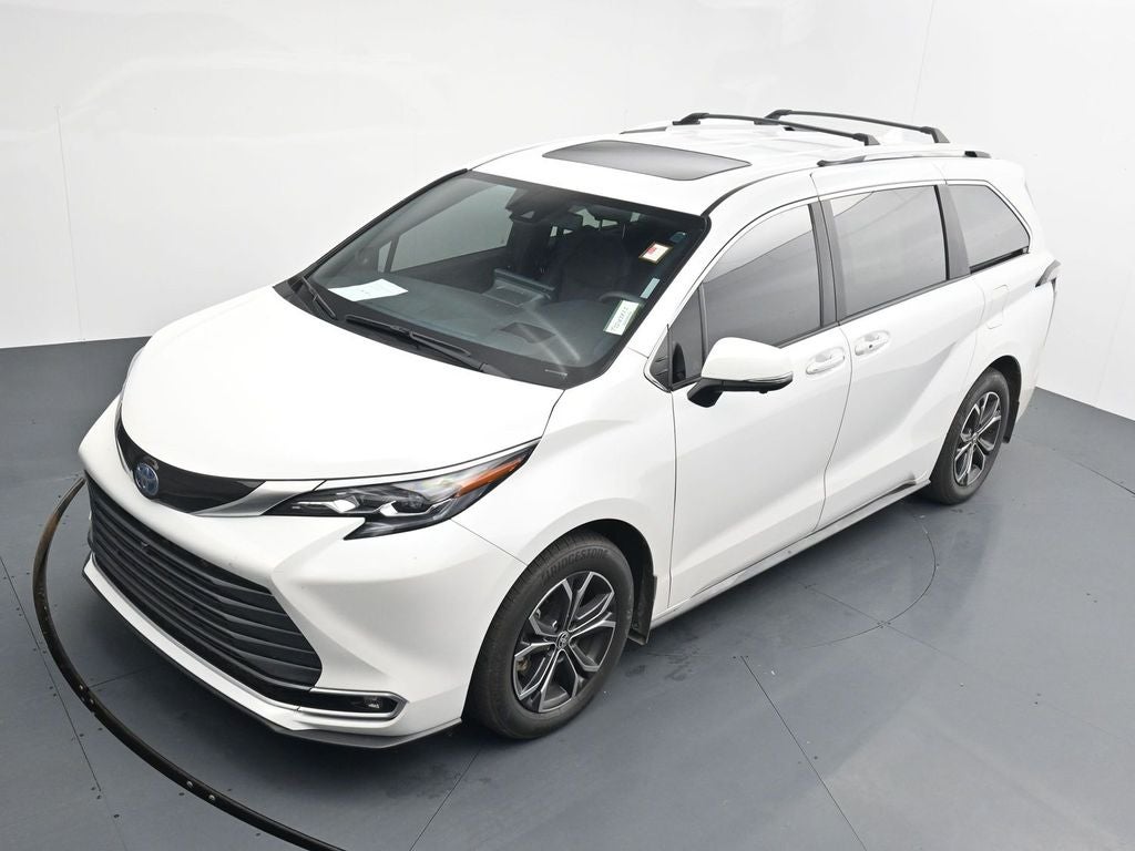 2025 Toyota Sienna Platinum 7 Passenger