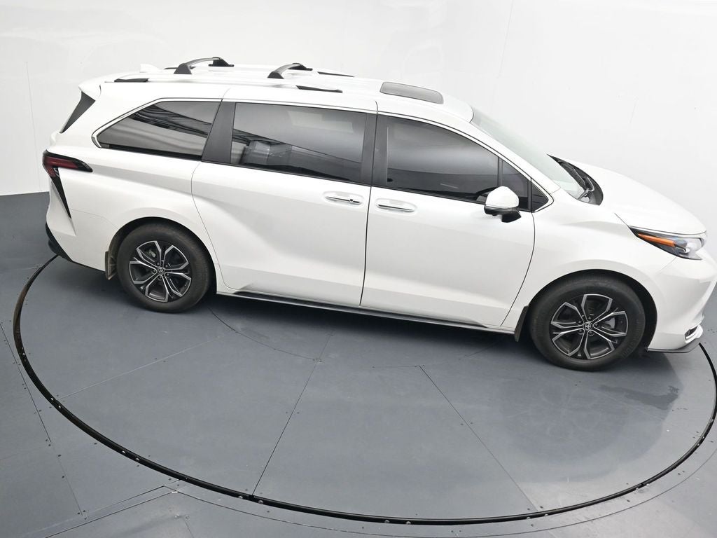 2025 Toyota Sienna Platinum 7 Passenger