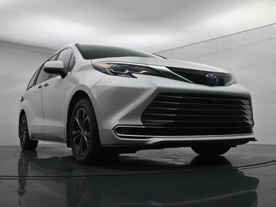 2025 Toyota Sienna Platinum 7 Passenger
