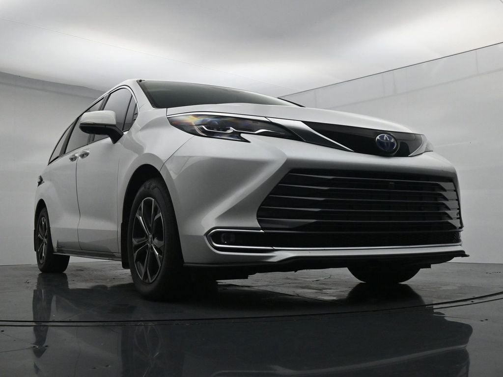 2025 Toyota Sienna Platinum 7 Passenger