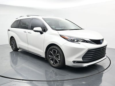 2025 Toyota Sienna Platinum 7 Passenger
