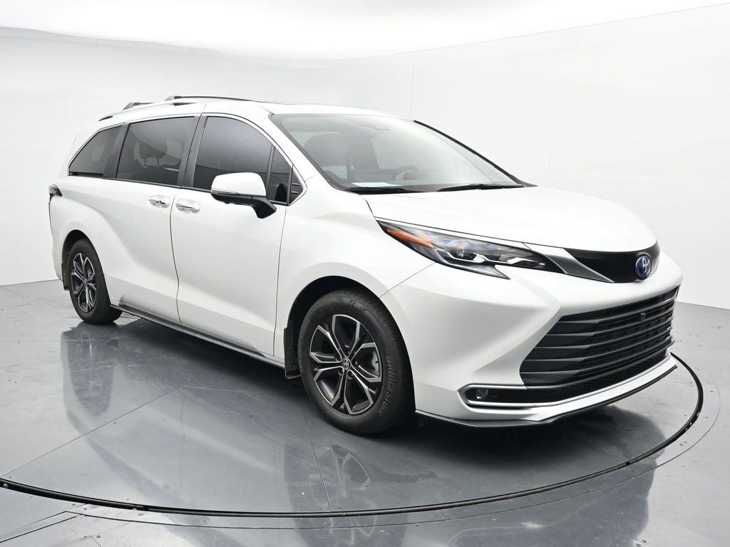 2025 Toyota Sienna Platinum 7 Passenger
