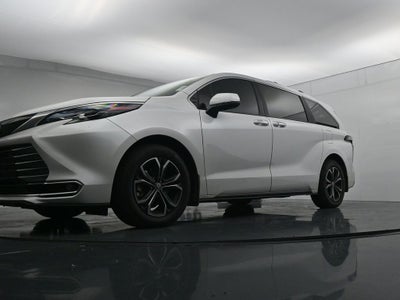 2025 Toyota Sienna Platinum 7 Passenger