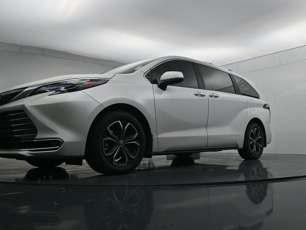 2025 Toyota Sienna Platinum 7 Passenger