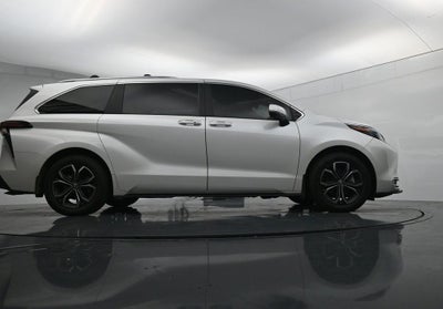 2025 Toyota Sienna Platinum 7 Passenger