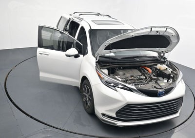 2025 Toyota Sienna Platinum 7 Passenger