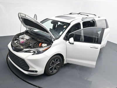 2025 Toyota Sienna Platinum 7 Passenger