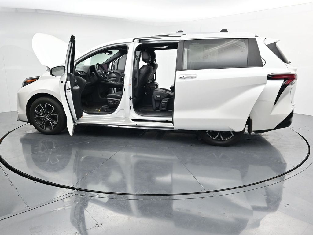 2025 Toyota Sienna Platinum 7 Passenger