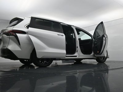 2025 Toyota Sienna Platinum 7 Passenger