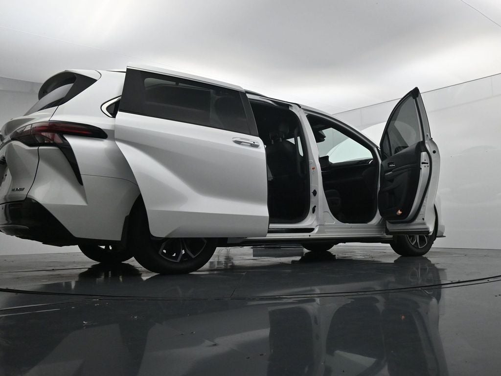 2025 Toyota Sienna Platinum 7 Passenger