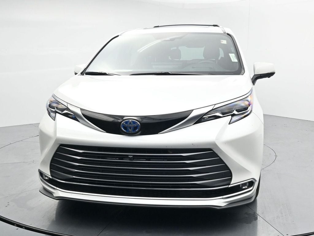 2025 Toyota Sienna Platinum 7 Passenger
