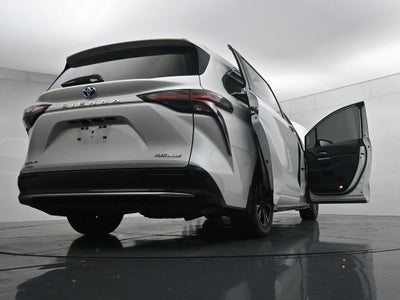 2025 Toyota Sienna Platinum 7 Passenger