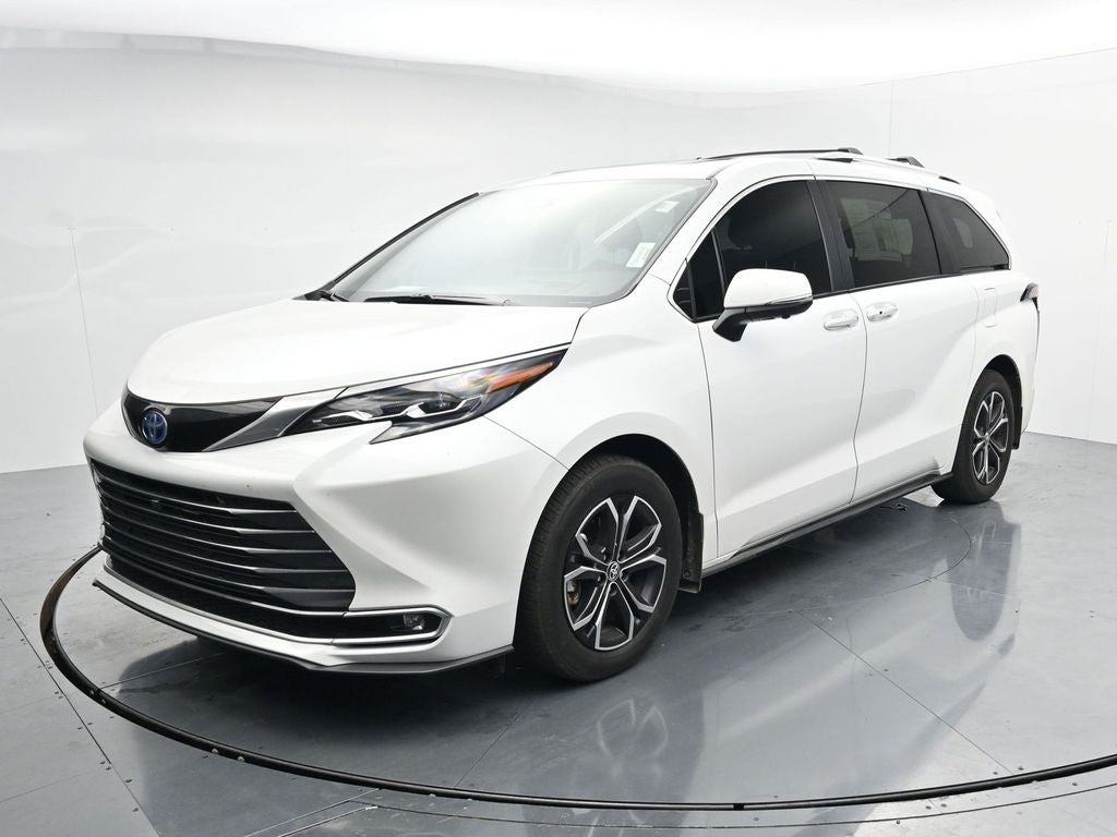 2025 Toyota Sienna Platinum 7 Passenger