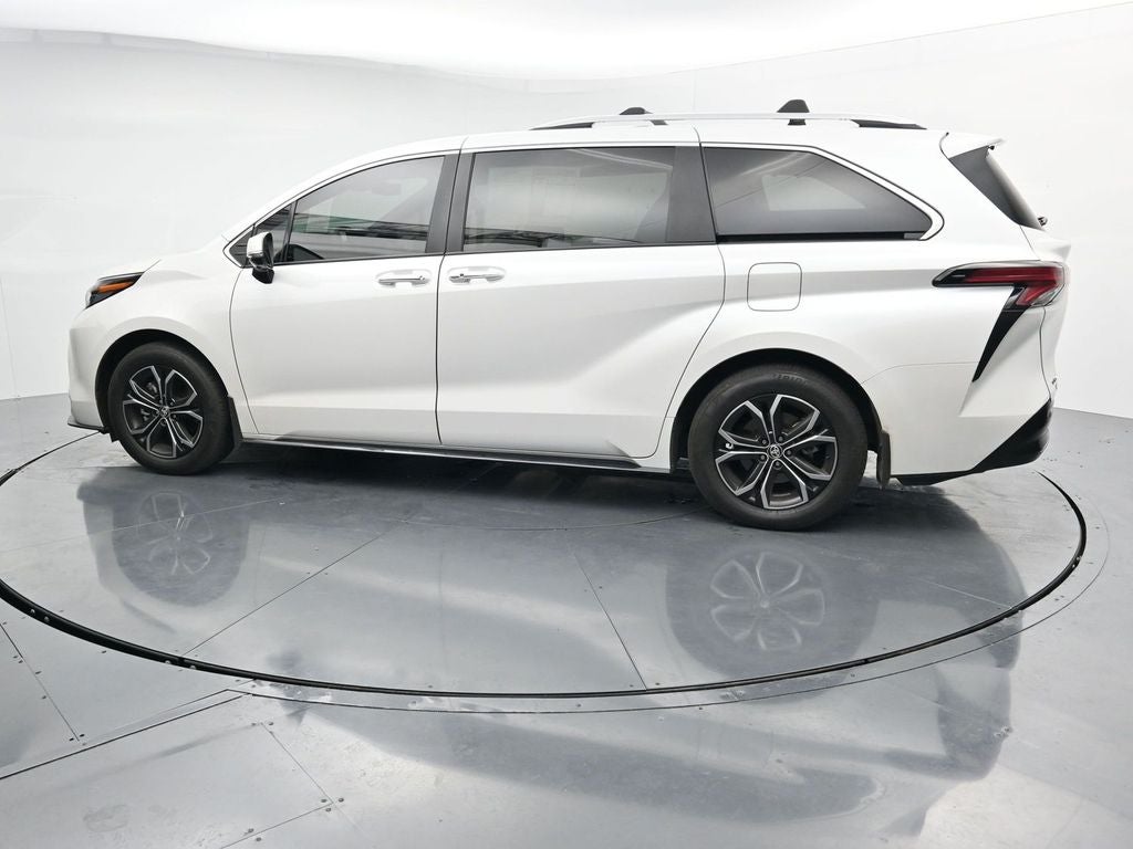 2025 Toyota Sienna Platinum 7 Passenger