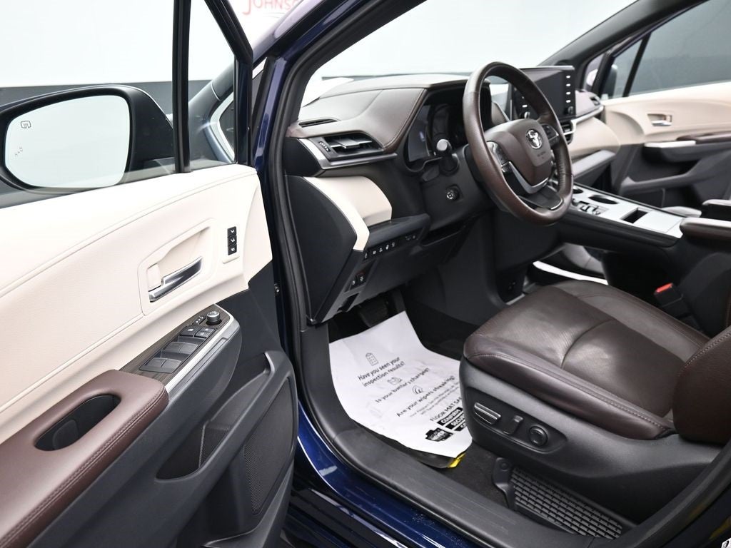 2021 Toyota Sienna Platinum 7 Passenger
