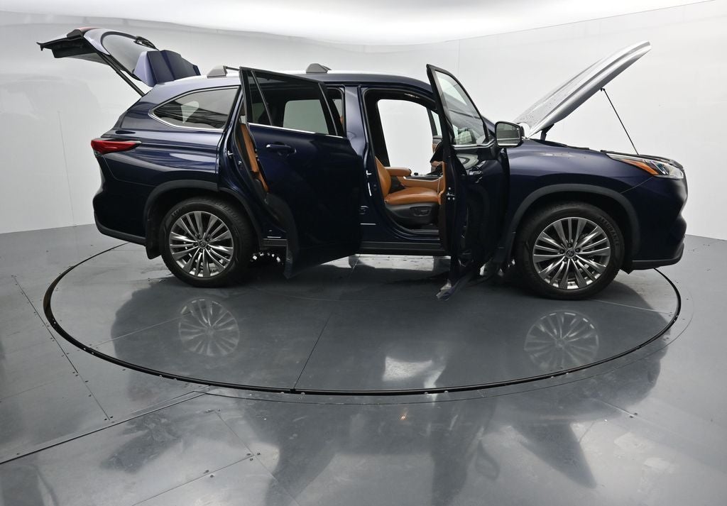 2022 Toyota Highlander Platinum