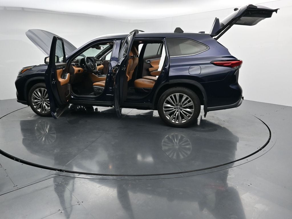 2022 Toyota Highlander Platinum